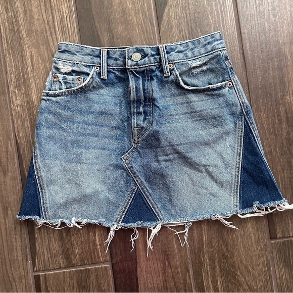 GRLFRND Eva Denim Distressed Skirt in Sir Duke Sz 23 - Picture 2 of 9